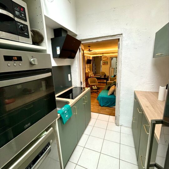 https://chambresdhote-azkena.fr/wp-content/uploads/2024/06/location-appartement-Biarritz-cuisine-540x540.jpeg